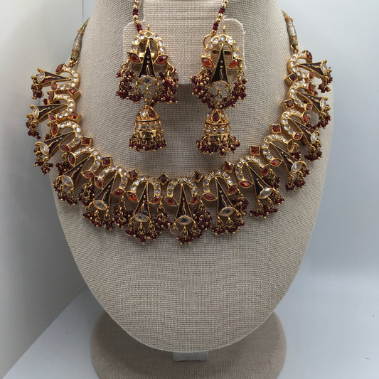 Beautiful Necklace & Earrings Set